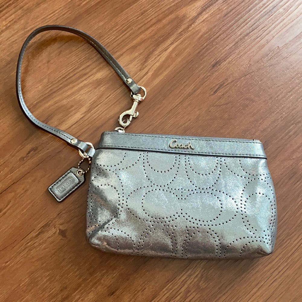 COACH | Silver Leather Wristlet